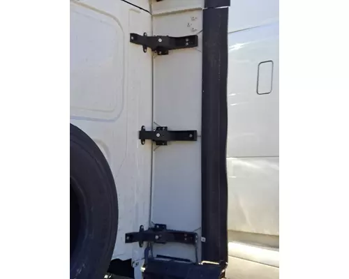 FREIGHTLINER CASCADIA 125 CAB EXTENSION