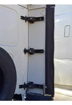 FREIGHTLINER CASCADIA 125 CAB EXTENSION