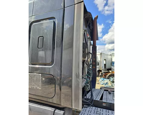 FREIGHTLINER CASCADIA 125 CAB EXTENSION