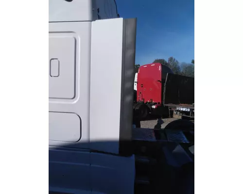 FREIGHTLINER CASCADIA 125 CAB EXTENSION