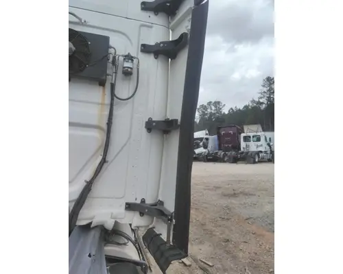 FREIGHTLINER CASCADIA 125 CAB EXTENSION