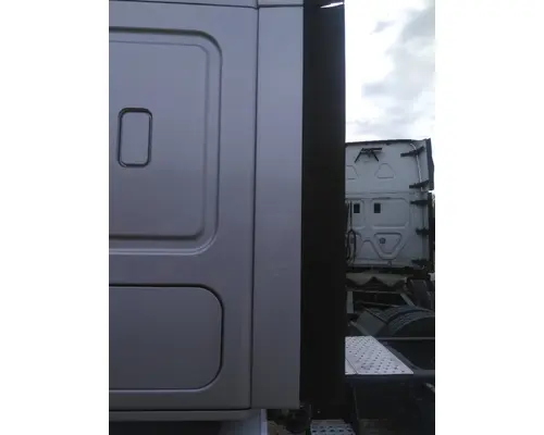FREIGHTLINER CASCADIA 125 CAB EXTENSION