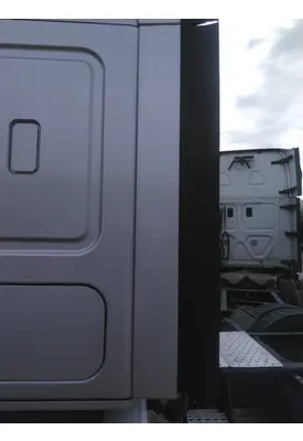 FREIGHTLINER CASCADIA 125 CAB EXTENSION