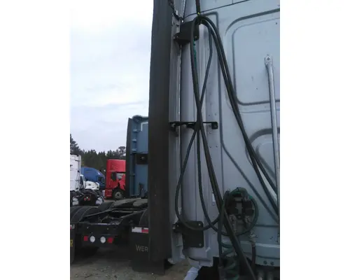 FREIGHTLINER CASCADIA 125 CAB EXTENSION