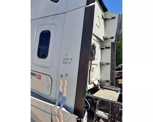 FREIGHTLINER CASCADIA 125 CAB EXTENSION