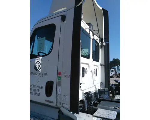 FREIGHTLINER CASCADIA 125 CAB EXTENSION