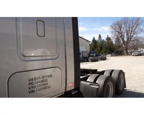 FREIGHTLINER CASCADIA 125 CAB EXTENSION