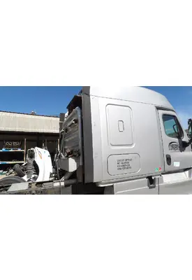 FREIGHTLINER CASCADIA 125 CAB EXTENSION