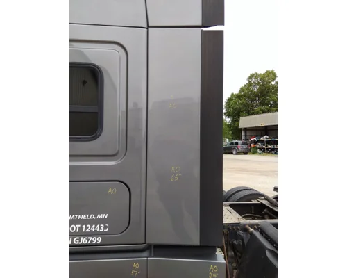 FREIGHTLINER CASCADIA 125 CAB EXTENSION