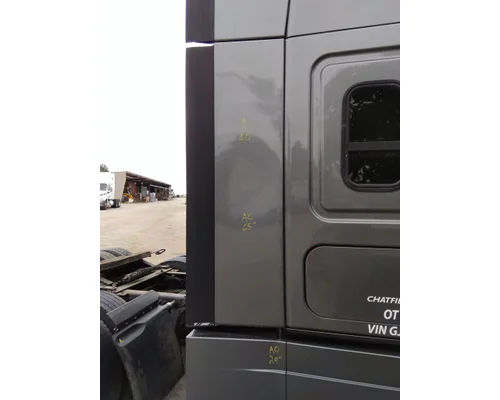 FREIGHTLINER CASCADIA 125 CAB EXTENSION