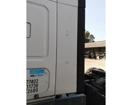 FREIGHTLINER CASCADIA 125 CAB EXTENSION
