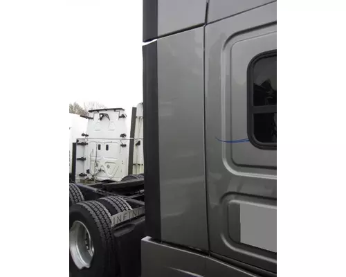 FREIGHTLINER CASCADIA 125 CAB EXTENSION