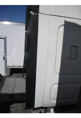 FREIGHTLINER CASCADIA 125 CAB EXTENSION