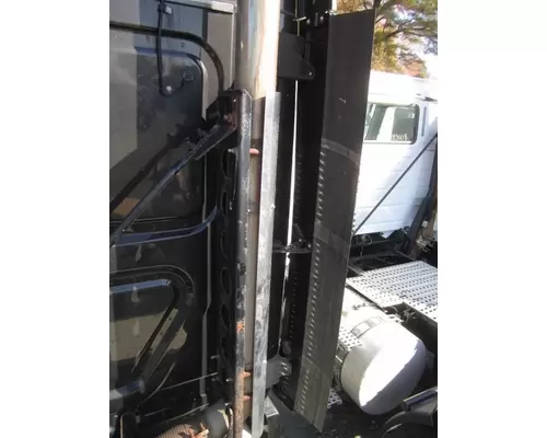 FREIGHTLINER CASCADIA 125 CAB EXTENSION