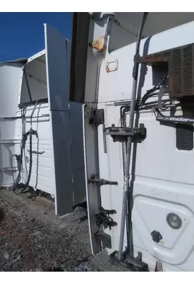 FREIGHTLINER CASCADIA 125 CAB EXTENSION