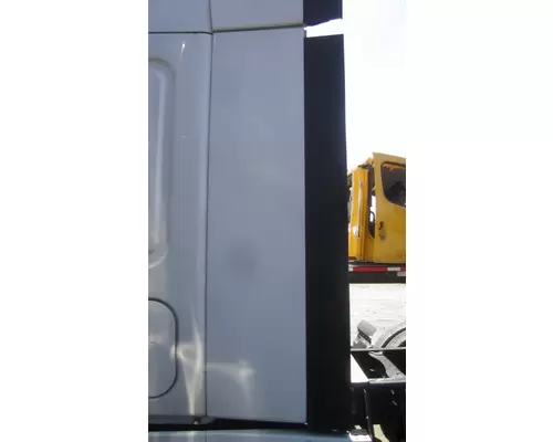 FREIGHTLINER CASCADIA 125 CAB EXTENSION