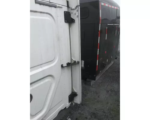 FREIGHTLINER CASCADIA 125 CAB EXTENSION