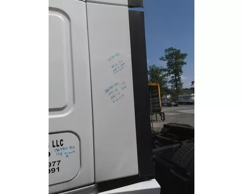 FREIGHTLINER CASCADIA 125 CAB EXTENSION
