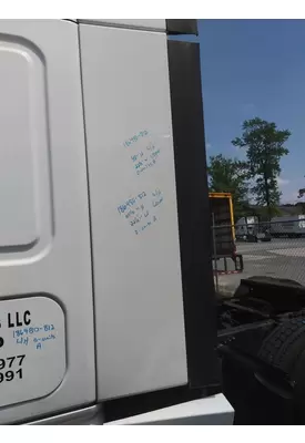 FREIGHTLINER CASCADIA 125 CAB EXTENSION