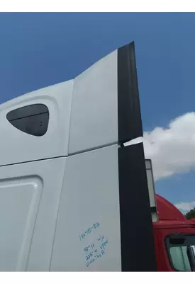 FREIGHTLINER CASCADIA 125 CAB EXTENSION
