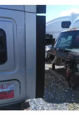 FREIGHTLINER CASCADIA 125 CAB EXTENSION