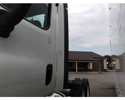 FREIGHTLINER CASCADIA 125 CAB EXTENSION