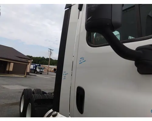 FREIGHTLINER CASCADIA 125 CAB EXTENSION