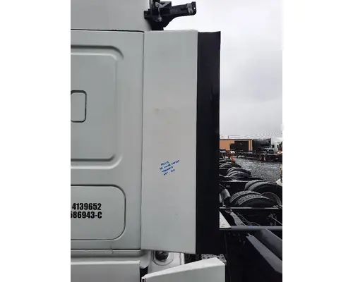 FREIGHTLINER CASCADIA 125 CAB EXTENSION