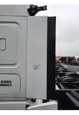 FREIGHTLINER CASCADIA 125 CAB EXTENSION