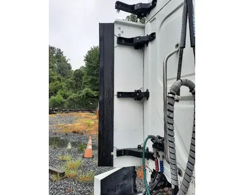 FREIGHTLINER CASCADIA 125 CAB EXTENSION