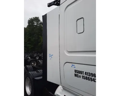 FREIGHTLINER CASCADIA 125 CAB EXTENSION