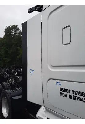 FREIGHTLINER CASCADIA 125 CAB EXTENSION