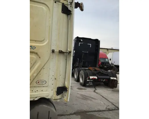 FREIGHTLINER CASCADIA 125 CAB EXTENSION