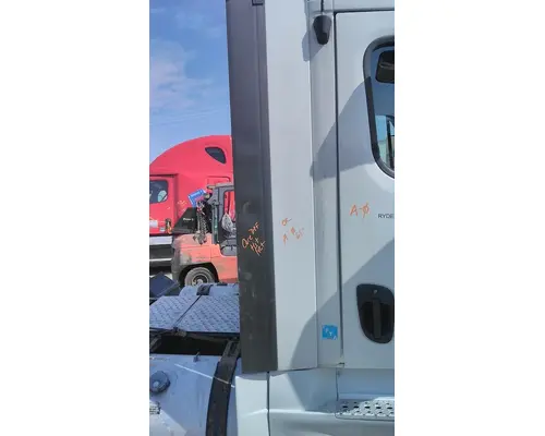 FREIGHTLINER CASCADIA 125 CAB EXTENSION