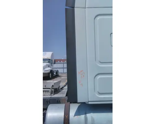 FREIGHTLINER CASCADIA 125 CAB EXTENSION