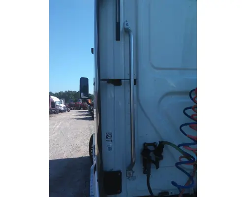 FREIGHTLINER CASCADIA 125 CAB HANDLE