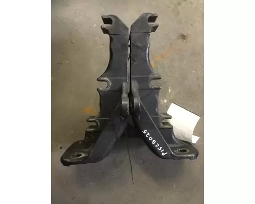 FREIGHTLINER CASCADIA 125 CAB MOUNT,BRACKET