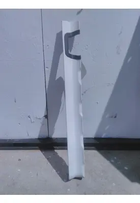 FREIGHTLINER CASCADIA 125 CAB SKIRT FILLER PANEL