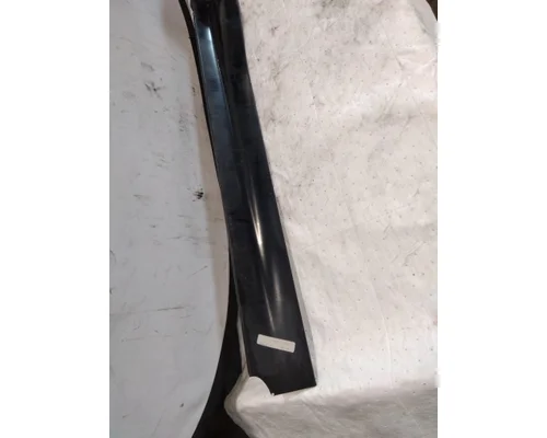FREIGHTLINER CASCADIA 125 CAB SKIRT FILLER PANEL