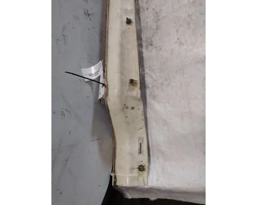 FREIGHTLINER CASCADIA 125 CAB SKIRT FILLER PANEL
