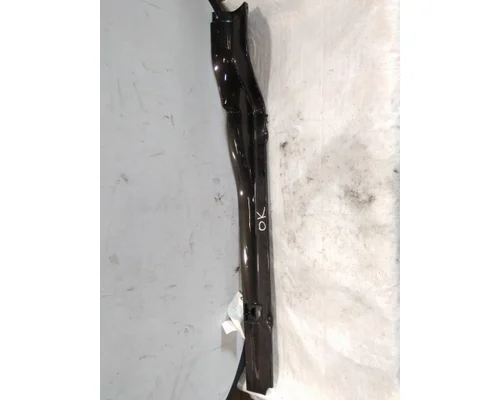 FREIGHTLINER CASCADIA 125 CAB SKIRT FILLER PANEL