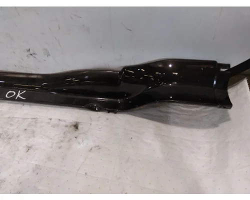 FREIGHTLINER CASCADIA 125 CAB SKIRT FILLER PANEL