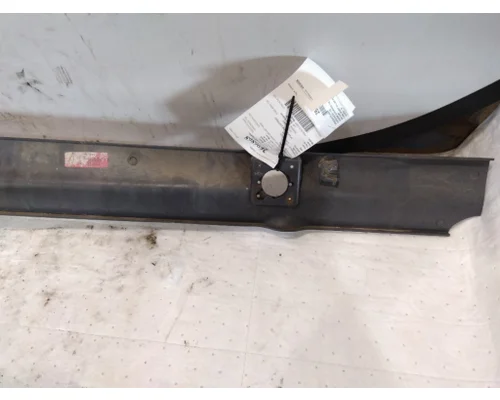 FREIGHTLINER CASCADIA 125 CAB SKIRT FILLER PANEL
