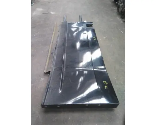 FREIGHTLINER CASCADIA 125 CAB SKIRTSIDE FAIRING
