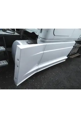 FREIGHTLINER CASCADIA 125 CAB SKIRT/SIDE FAIRING