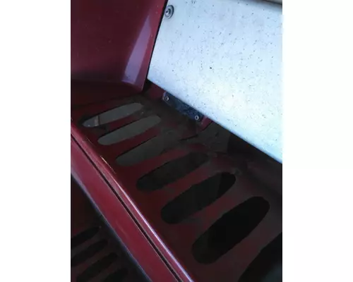 FREIGHTLINER CASCADIA 125 CAB SKIRTSIDE FAIRING