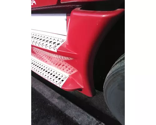 FREIGHTLINER CASCADIA 125 CAB SKIRTSIDE FAIRING