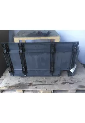 FREIGHTLINER CASCADIA 125 CAB SKIRT/SIDE FAIRING
