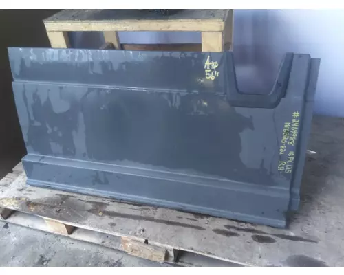 FREIGHTLINER CASCADIA 125 CAB SKIRTSIDE FAIRING