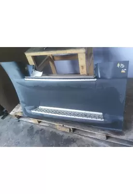 FREIGHTLINER CASCADIA 125 CAB SKIRT/SIDE FAIRING